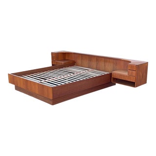 Komfort Empress Danish Teak Platform Queen Bed With Floating Nightstands For Sale