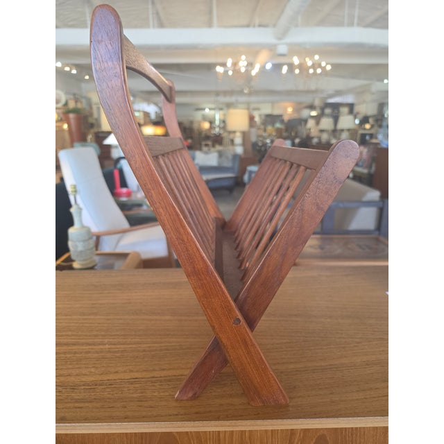Vintage Mid-Century Modern Spindle Magazine Rack / Vinyl Record Holder – Solid Wood For Sale - Image 9 of 10