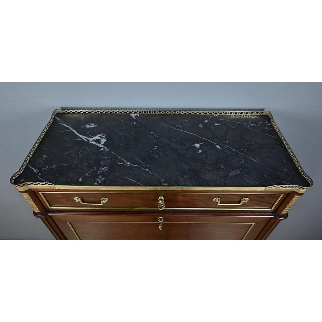 Louis XVI Mahogany Secretary, Late 18th Century For Sale - Image 4 of 18