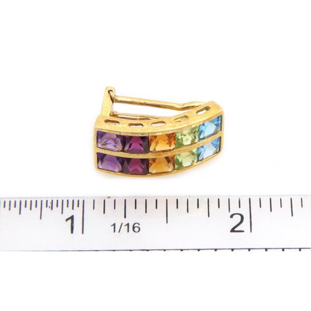 Metal Multicolor Gems 18k Yellow Gold Wide Curve Clip On Earrings, 2 pieces For Sale - Image 7 of 7