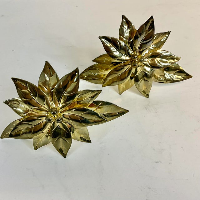 Metal 1970s Vintage Americana Traditional Brass Poinsettia Napkin Rings - Set of 11, Christmas For Sale - Image 7 of 8