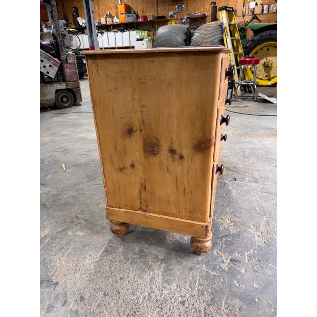 Camel 19th Century English Pine Chest of Drawers For Sale - Image 8 of 12