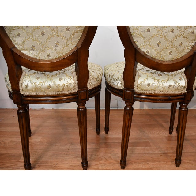1930s French Louis XV Carved Walnut Set of 6 Dining Room Chairs / 2 Arm & 4 Side For Sale - Image 16 of 18