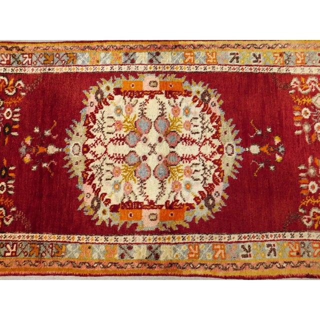 1980s Vintage Handmade Turkish Ushak Area Rug. 3'x 5'9" For Sale - Image 5 of 16