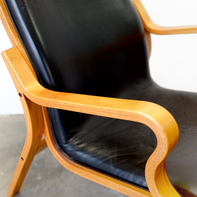 Black 1960s Attributed to Skovby Møbelfabrik "Bern" Bentwood Beech Armchair With Leather Upholstery For Sale - Image 8 of 8