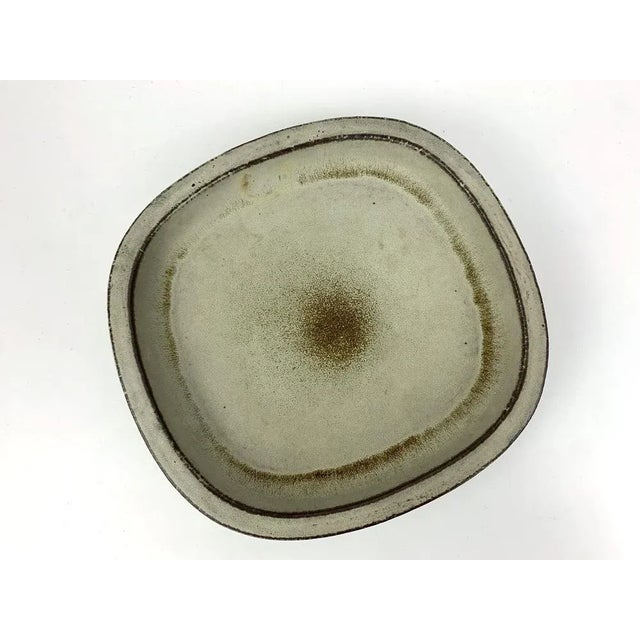 Beige Large Danish Ceramic Dish Bowl by Per Linnemann-Schmidt for Palshus, 1960s For Sale - Image 8 of 12