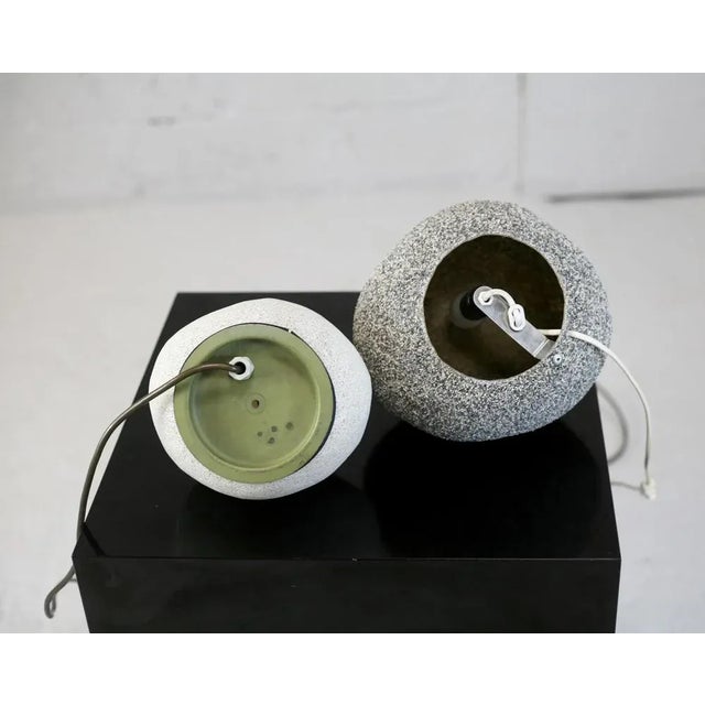 Resin Caillou Table Lamps, France, 1970s, Set of 2 For Sale - Image 6 of 18