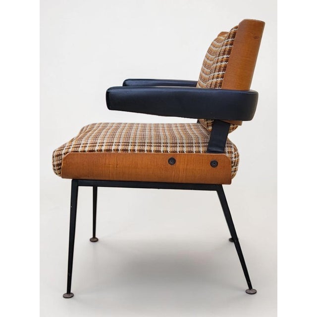 Modern Tube Series Model 704 Armchair by Alain Richard for Marcom, 1960s For Sale - Image 4 of 13
