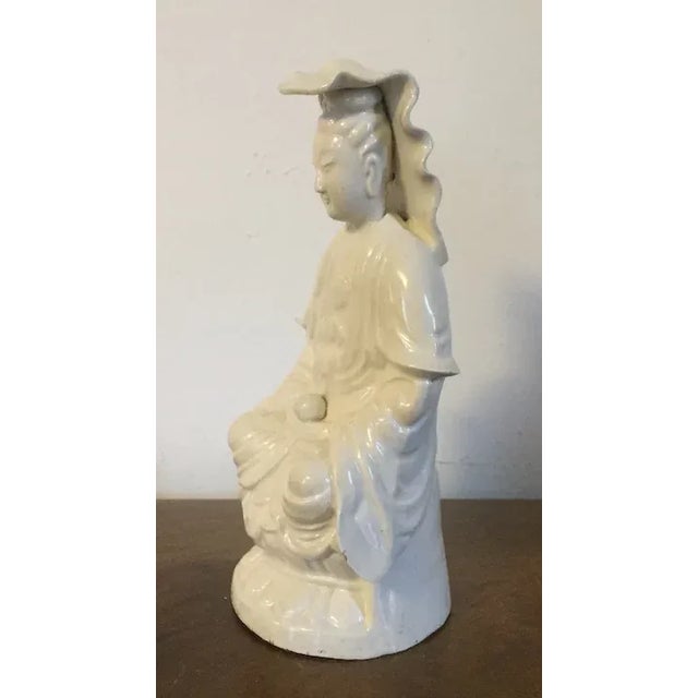 White Antique 19th Century Chinese Blanc de Chine Pottery Figure of Kwan Yin For Sale - Image 8 of 13