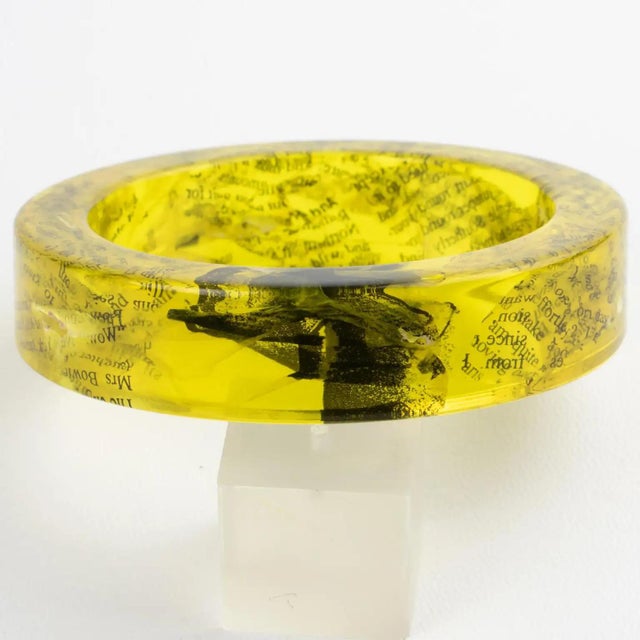 2000 - 2009 John Galliano Yellow Acrylic Resin Bracelet Bangle with Newspaper Inclusions For Sale - Image 5 of 17