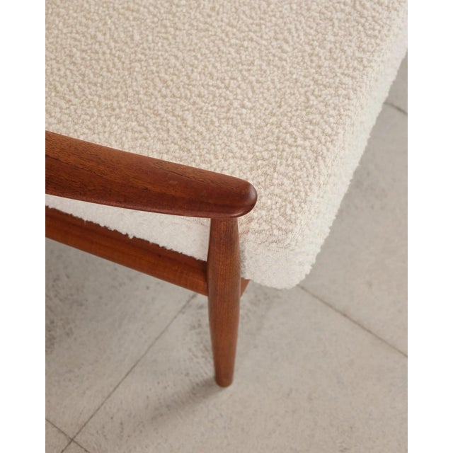 Three-Seater Sofa Model 118 in Teak with Bouclé Upholstery by Grete Jalk for France & Søn, Denmark, 1950s For Sale - Image 15 of 18
