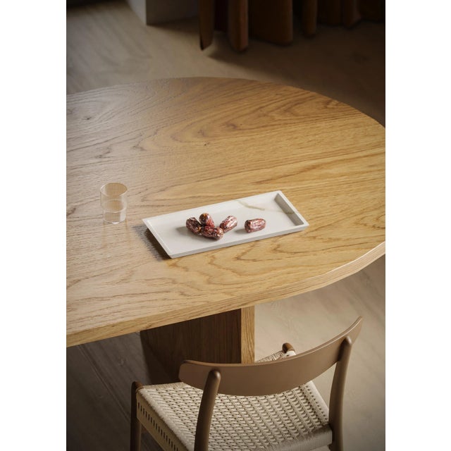 Serving is a refined art, Vasco can be a sculpture or a vessel, a design object and a serving platter. It is unstoppable...