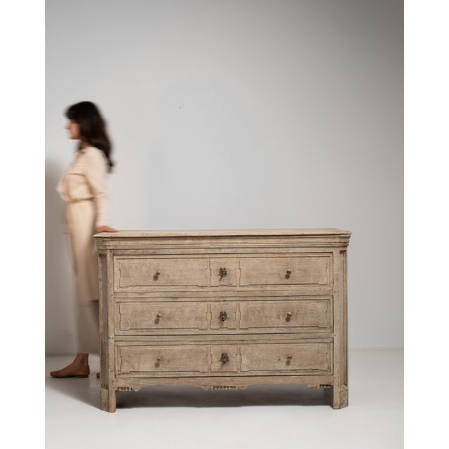 19th Century Provençal Oak Chest of Drawers For Sale - Image 4 of 18