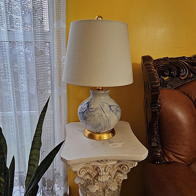 Pair of Jonathan Y Holly Marbleized Ceramic Table Lamps in Blue & White For Sale - Image 13 of 18