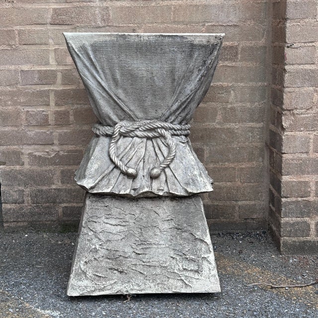 1960s Pedestal in the Style of John Dickinson For Sale In Washington DC - Image 6 of 7