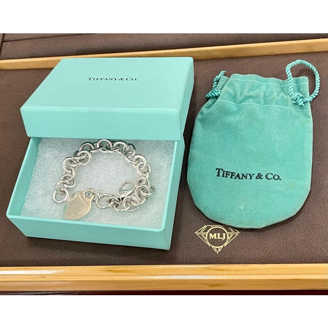 Tiffany & Co. Sterling Silver Heart Tag Charm Bracelet Tiffany & Co. In Box For Sale - Image 4 of 8
