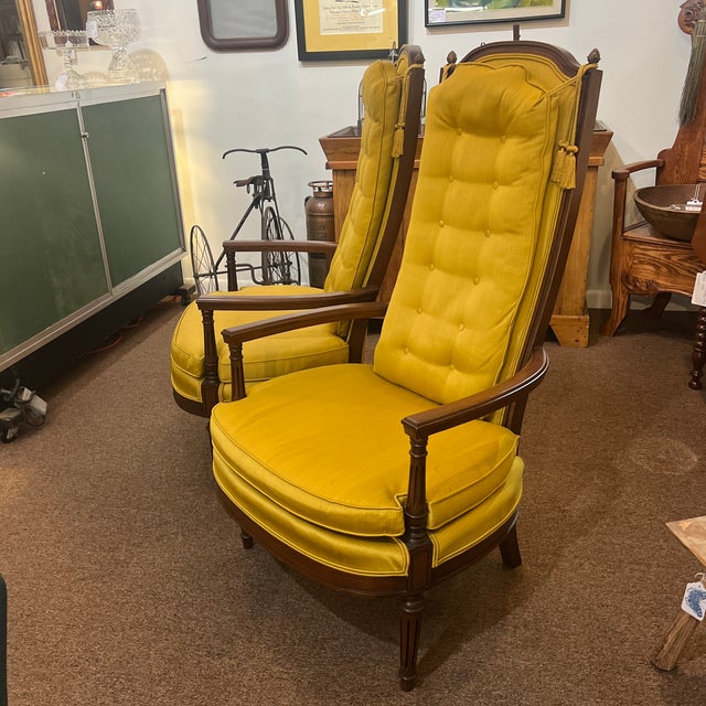 French 1960s Gilliam Distinctive Furniture High-Back Lounge Armchairs in Gold For Sale - Image 3 of 11