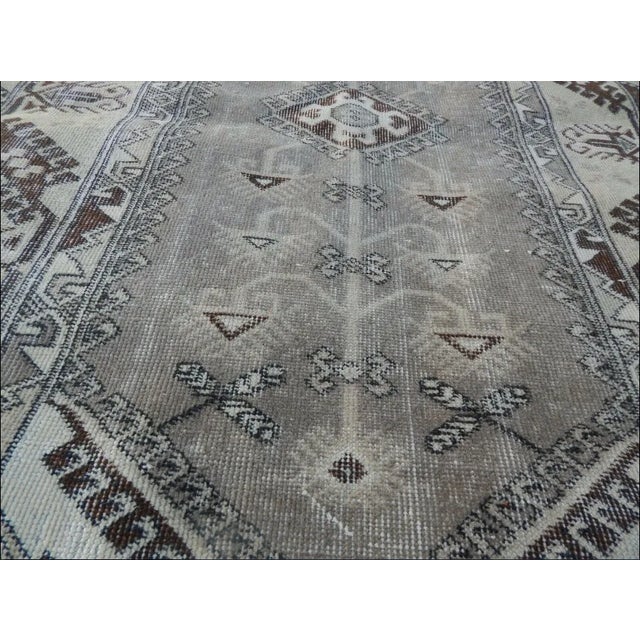1970s Vintage Handwoven Low Pile Faded Pale Medium Turkish Ushak Rug - 3'11'' X 6'7'' For Sale - Image 9 of 13