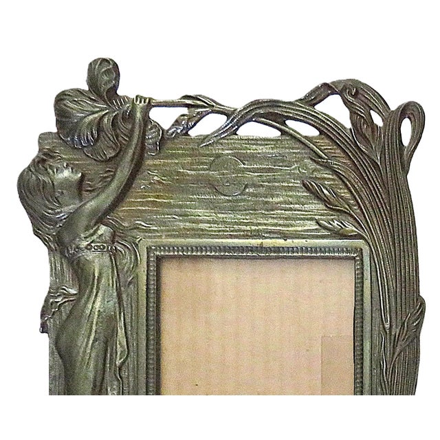 FREE SHIPPING ANYWHERE IN THE CONTINENTAL US! This is a gorgeous antique Art Nouveau metal photo frame. Late 19th century....