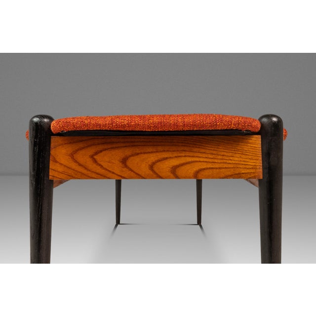Rare Mid-Century Modern Two Seater Sculpted Bench in Oak & New Two-Toned Upholstery by Arthur Umanoff, Usa, C. 1960s For Sale - Image 12 of 18