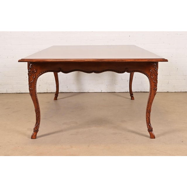 Baker Furniture French Provincial Louis XV Cherry and Burl Wood Extension Dining Table, Newly Refinished For Sale - Image 11 of 13