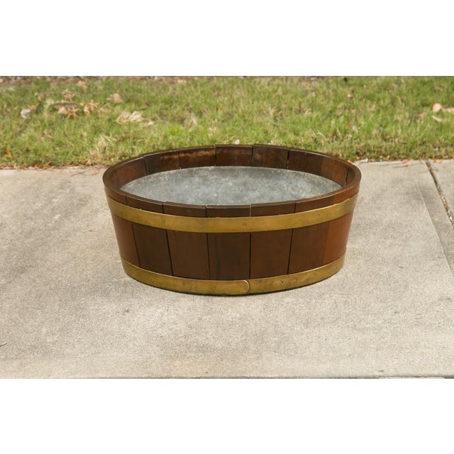 English 1870s Oval Oak Planter or Wine Cooler with Brass Braces and Liner For Sale In Atlanta - Image 6 of 12