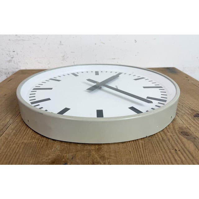 Vintage Industrial Factory Wall Clock from Siemens, 1970s For Sale - Image 13 of 18