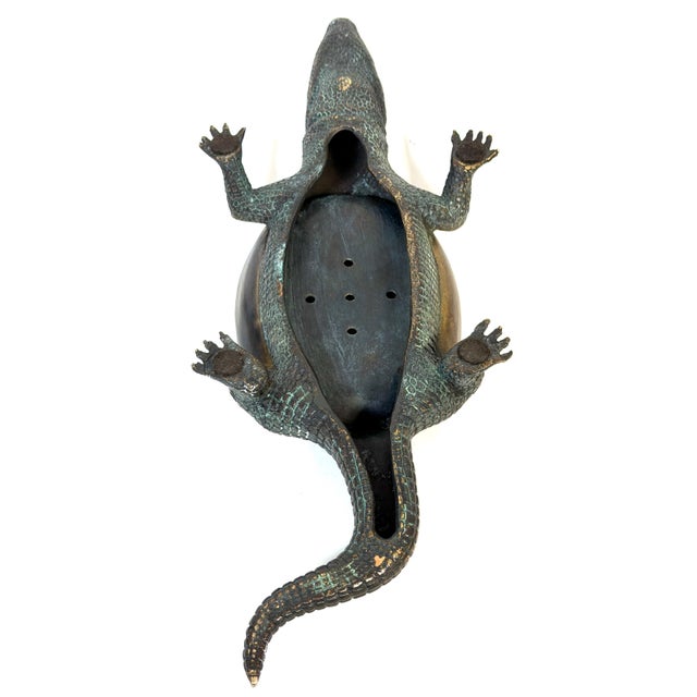 Late 20th Century Large Cast & Patinated Bronze Alligator Soap Dish/ Vide-Poche For Sale - Image 5 of 15