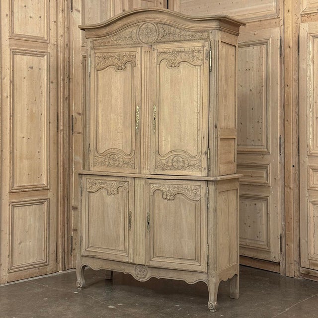 19th Century Country French Normandy Louis Philippe Period Buffet a Deux Corps in Stripped Oak For Sale - Image 4 of 18