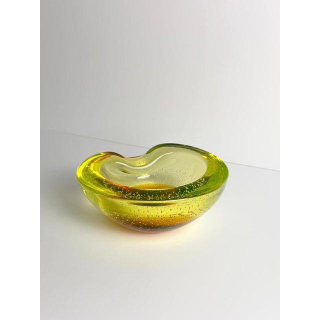 Murano Uranium Glass Sommerso Bowl by Galliano Ferro, Italy, 1950s For Sale - Image 4 of 10