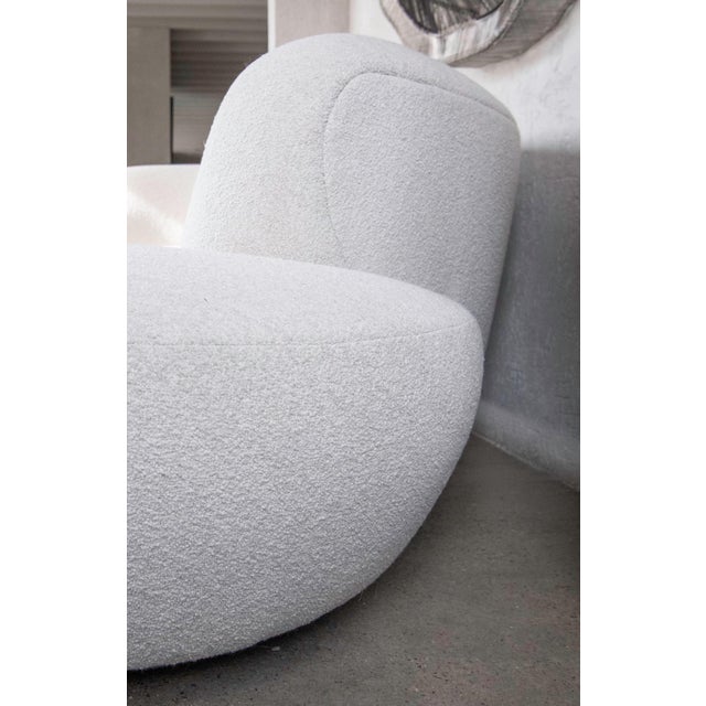 Vladimir Kagan 20th Century Newly Upholstered Vladmir Kagan Left Arm Sofa for Directional For Sale - Image 4 of 9