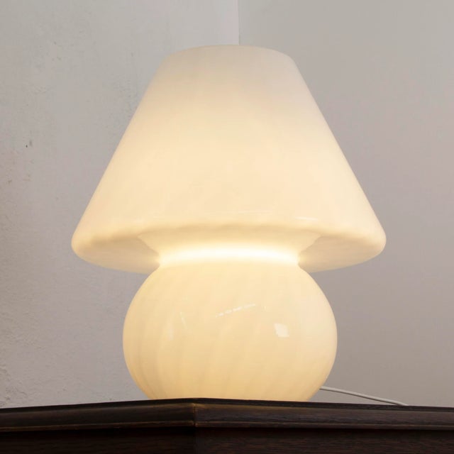 White Filigree Mushroom Lamp in Murano Glass, Italy For Sale - Image 9 of 12