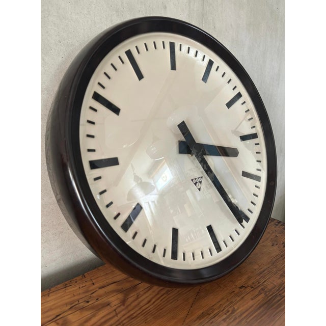 1950s Large Czech Bakelite Office Clocks from Pragotron, 1950s For Sale - Image 5 of 8