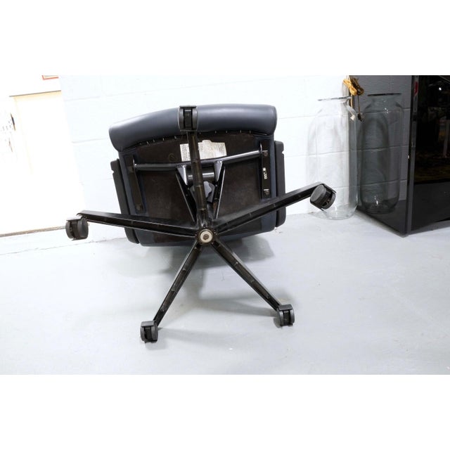 Richard Sapper Navy for Knoll Office Chair on Wheels For Sale In Detroit - Image 6 of 10
