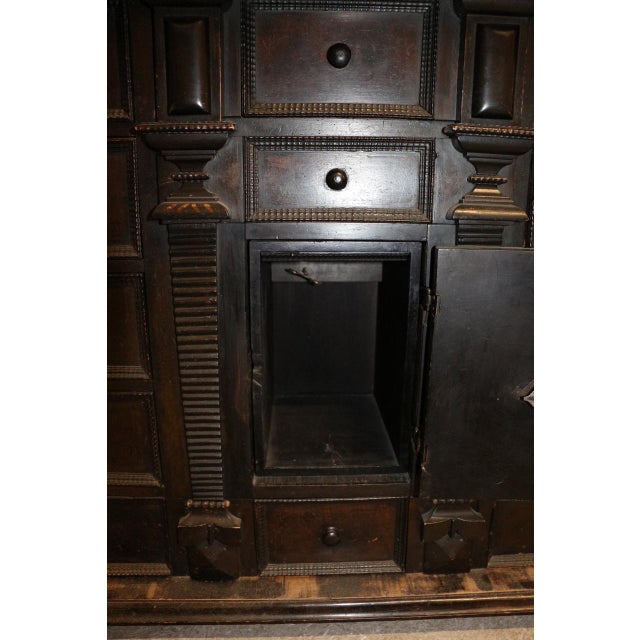Renaissance Cabinet in Wood, in Good conditions. Designed before 1890
