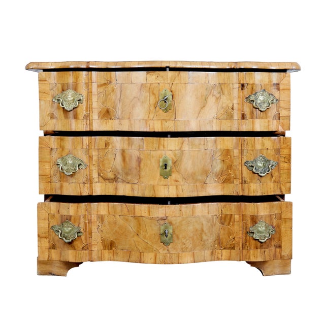 Burr Walnut Chest of Drawers, 1730s For Sale - Image 10 of 11
