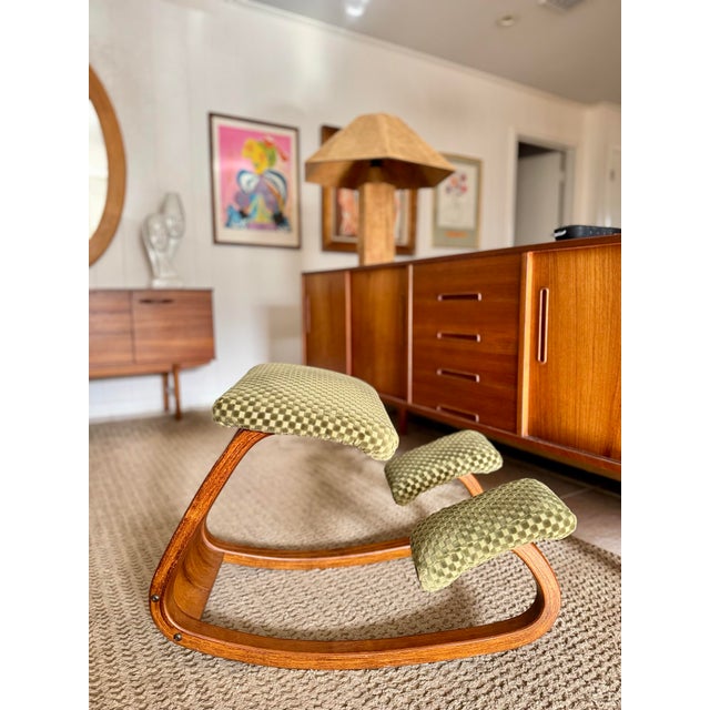 1970s Vintage Ergonomic Kneeling Chair Attributed to Peter Opsvik, Circa 1970s For Sale - Image 5 of 12