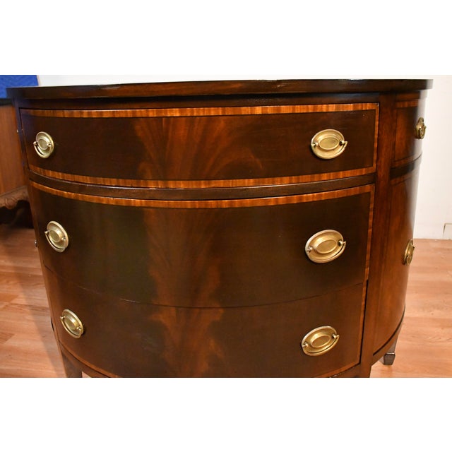 Wood 1920s Antique English Regency Flame Mahogany Banded Satinwood Half-Moon Demi-Lune For Sale - Image 7 of 16