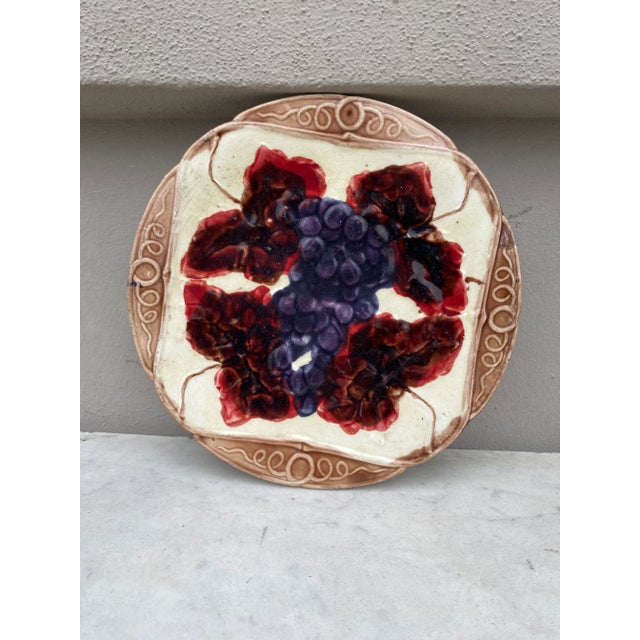 French Majolica Grapes Plate Orchies, Circa 1900 For Sale In Austin - Image 6 of 6
