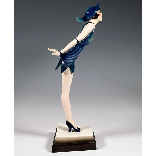 Art Déco Figurine Kiss Posing Dance attributed to Stephan Dakon for Goldscheider, 1920s For Sale - Image 4 of 11