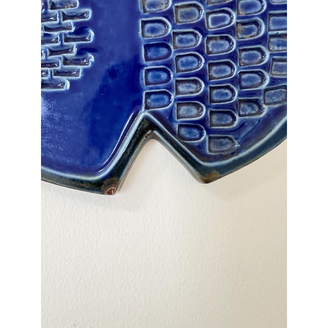 Bennington Potters 1960s Ceramic Fish Plate by David Gil of Bennington Potters For Sale - Image 4 of 9