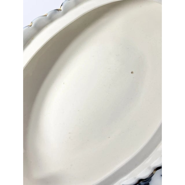 1890s Keeling & Co “Chatsworth” Flow Blue Serving Vegetable Bowl & Underplate For Sale In Dallas - Image 6 of 6