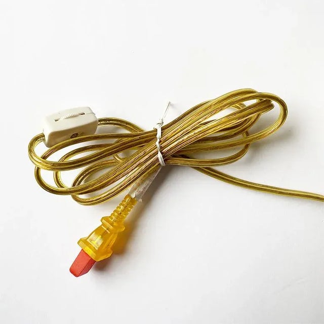 Mid-Century Modern Mid 20th Century Hollywood Regency Accordion Fan Table Lamp in Cream and Gold For Sale - Image 3 of 5