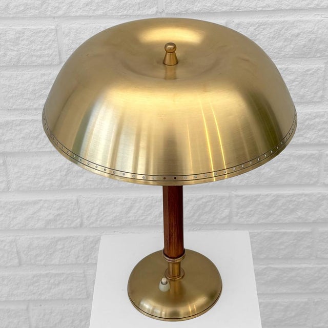 1940s Vintage Swedish Table Lamp in Brass and Walnut from Boréns, 1940s For Sale - Image 5 of 11