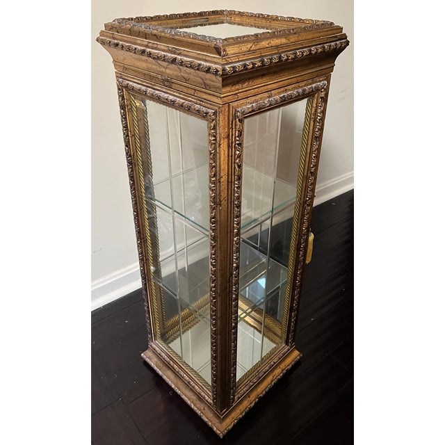 Italian Neiman Marcus Italian Antiquated Gold-Gilt Pedestal Small Curio Cabinet Vitrine Display For Sale - Image 3 of 12