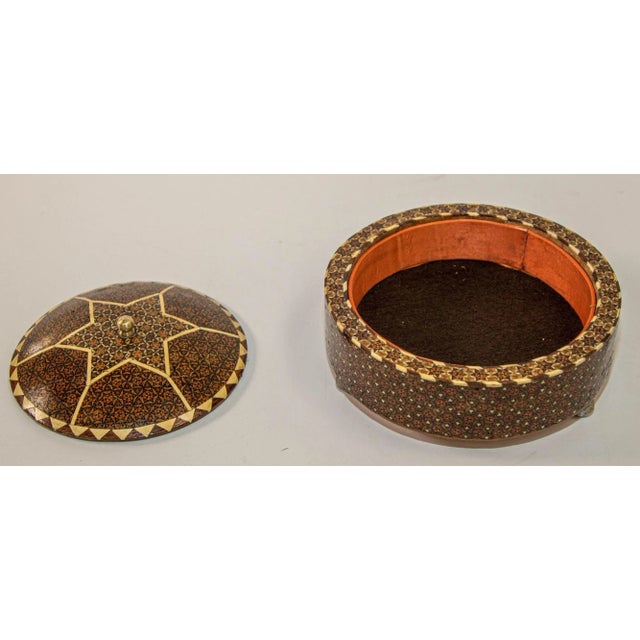 Early 20th Century Persian Box Khatam Kari Footed Wooden Round Jewelry Vanity Trinket Moorish Box For Sale - Image 5 of 9