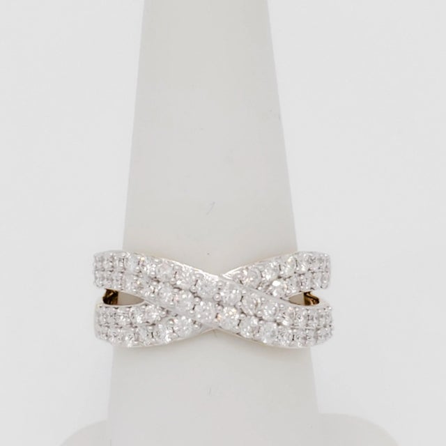 White Diamond Ring with a Criss Cross Pattern in 14k Yellow Gold, size 7.25 For Sale - Image 4 of 6