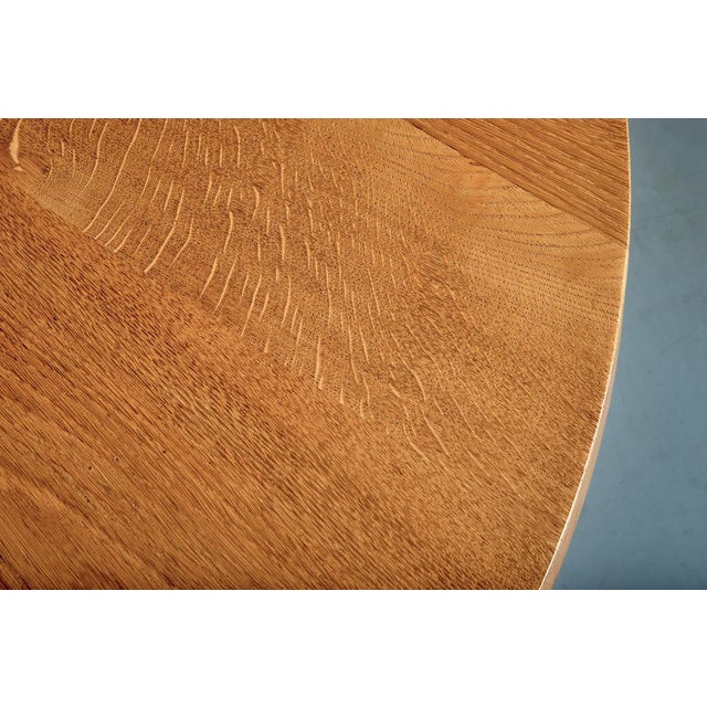 Brown Round Oak Dining Table in the style of Hans Wegner, Denmark, 1960s For Sale - Image 8 of 10