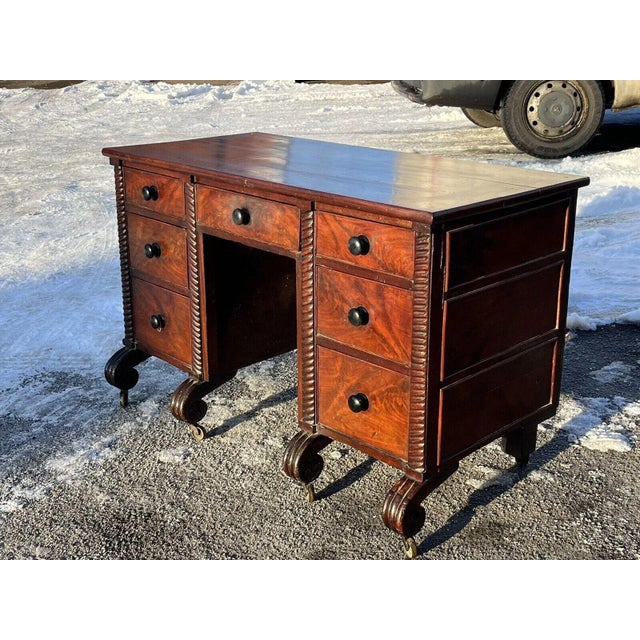 Victorian Desk in Mahogany For Sale - Image 3 of 11