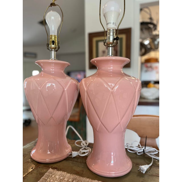 Pair of Vintage Blush Pink Ceramic Diamond Pattern Table Lamps With Three Settings/No Shades For Sale - Image 9 of 11